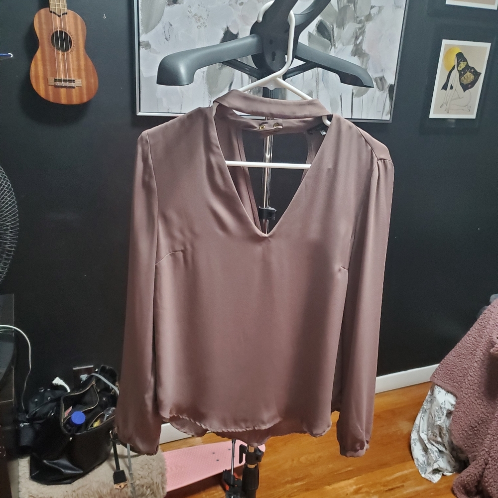🌸Keyhole Long Sleeve Top🌸